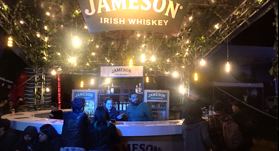 STAND WHISKEY JAMESON